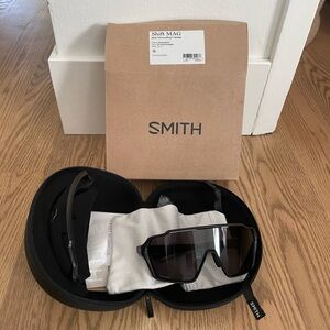 Smith Shift MAG Chromapop Sunglasses Matte Black + Chromapop Black Lens NEW